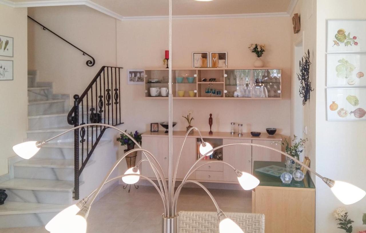 Cozy Home In Orihuela Costa With Kitchen Dehesa de Campoamor  Esterno foto