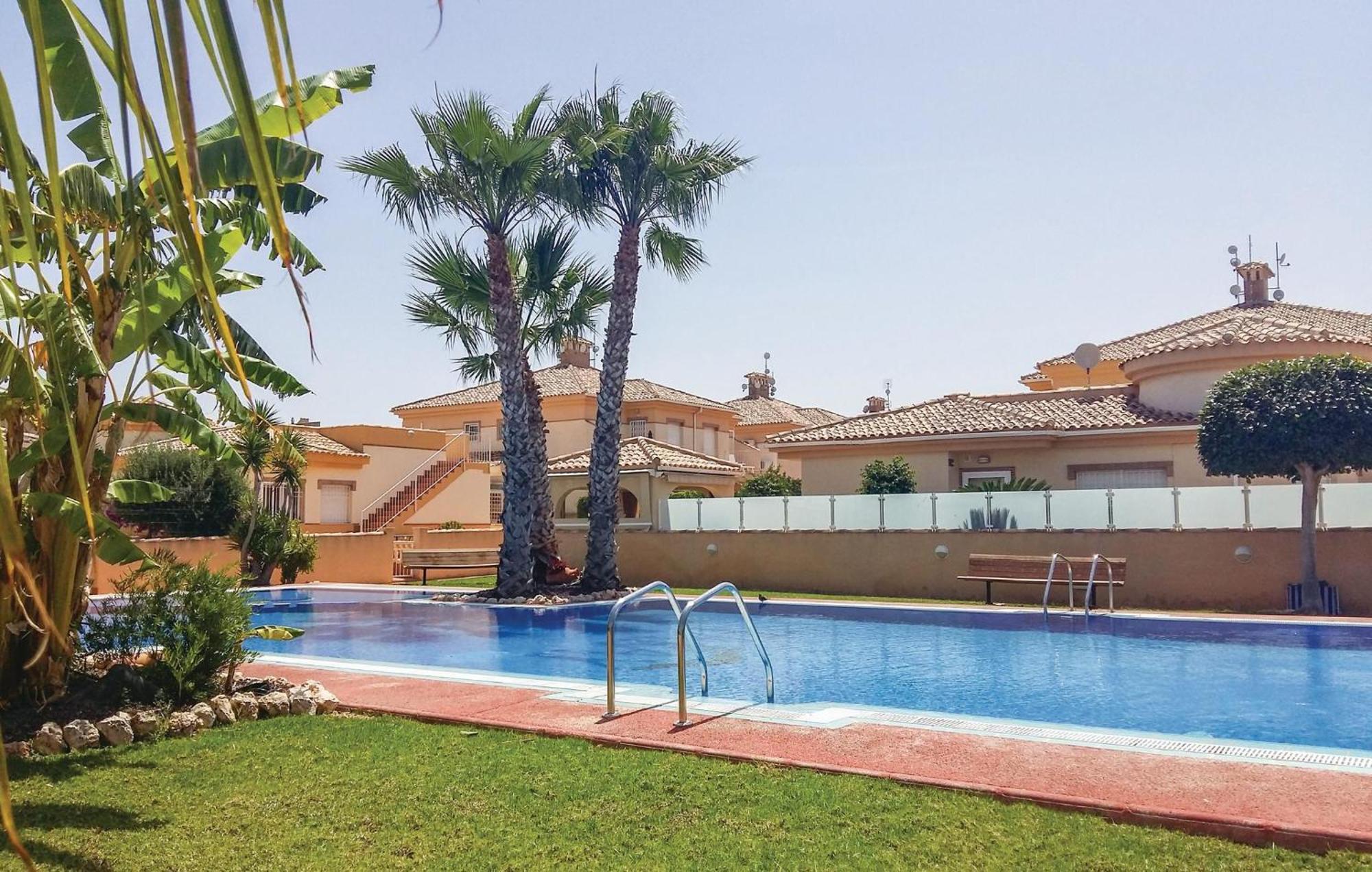 Cozy Home In Orihuela Costa With Kitchen Dehesa de Campoamor  Esterno foto